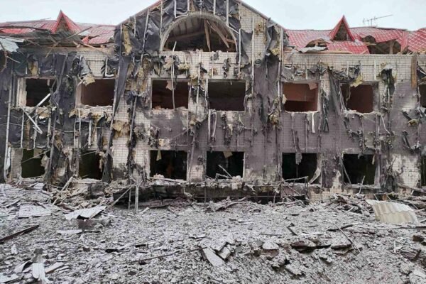 Ракетний удар по Харкову: Росіяни вдарили по дитячому оздоровчому центру (ФОТО)