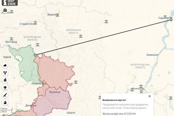 Росіяни пишуть про приліт двох БпЛа по аеродрому “Енгельс”