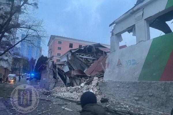 В КМВА оприлюднили фото наслідків ракетної атаки на столицю