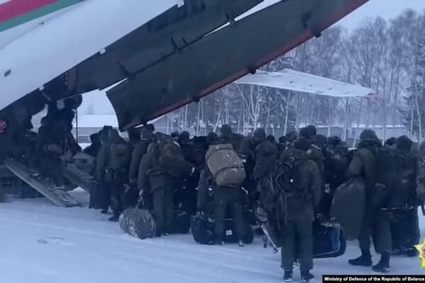 Білоруських вояків відправили до РФ переймати досвід