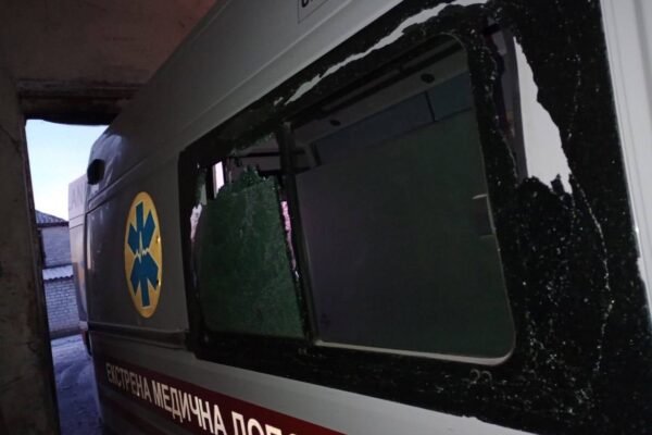 Окупанти вдарили по пункту “швидкої” допомоги та будинках у Станіславі