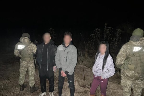 На кордоні з Угорщиною затримали трьох порушників кордону