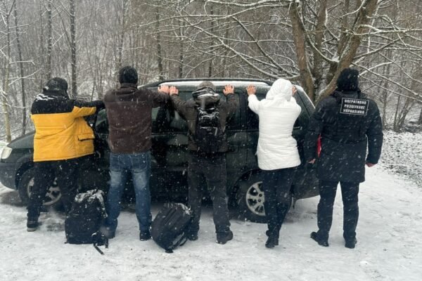 На Закарпатті прикордонники спіймали ухилянтів, які хотіли пробратися до Словаччини (ФОТО)
