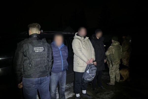 На Буковині таксист намагався провезти ухилянтів до Румунії