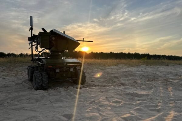 Українські військові тестують на фронті наземного робота D-21-11, – Федоров (ФОТО)