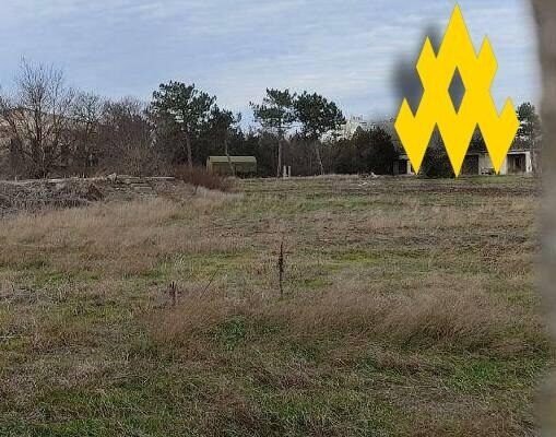 Окупанти облаштували у Криму тренувальний табір на старому винному заводі (ВІДЕО)