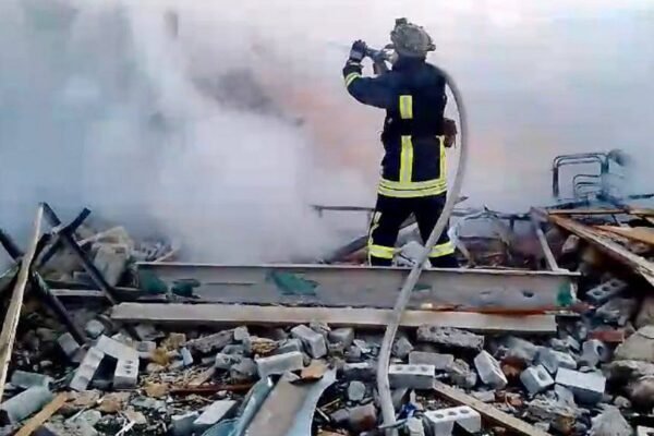 На Херсонщині росіяни вдарили по рятувальникам, які приїхали гасити пожежу