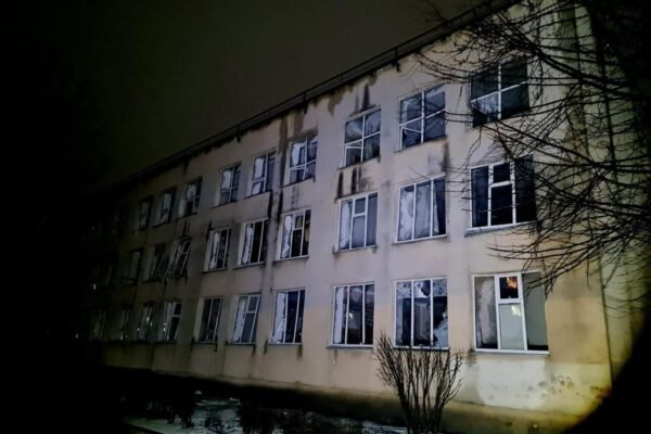 Нічний удар по Миргороду на Донеччині: є руйнування, серед поранених – діти (ФОТО)