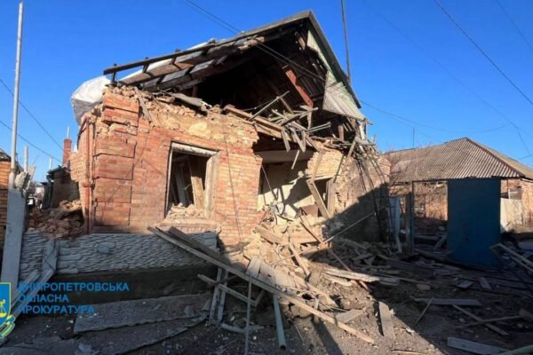 У прокуратурі показали наслідки російської атаки по Нікополю (ФОТО)