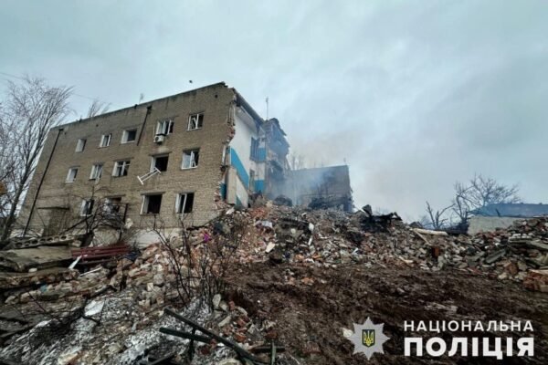 Авіаудар по Нью-Йорку на Донеччині: ідентифіковані п’ятеро загиблих, яких дістали з-під завалів