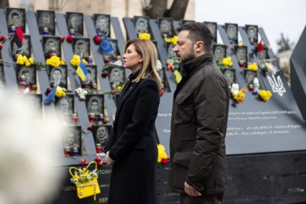 В 10-ту річницю розстрілів на Майдані президент вшанував пам’ять Героїв Небесної сотні (ВІДЕО)