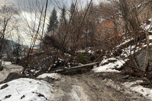 На Закарпатті сильні опади спричинили підтоплення (ФОТО)