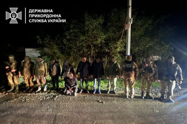 8000 доларів за допомогу: на Закарпатті судитимуть “провідника” ухилянтів за кордон 