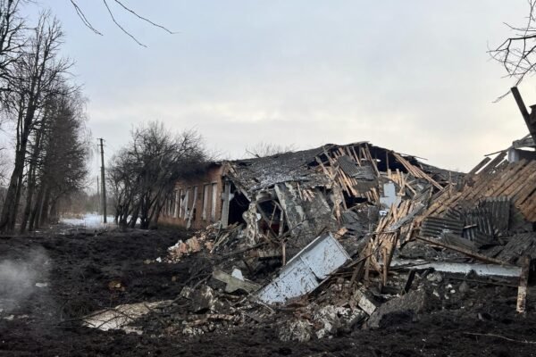 Троє людей загинули внаслідок атаки Сумщини авіабомбами (ФОТО)