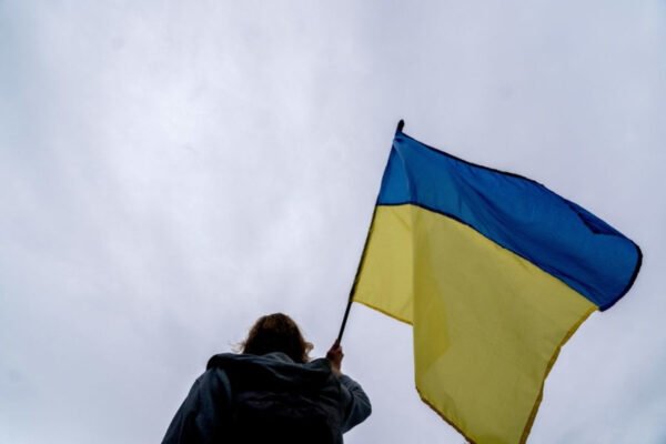 Найбільший в Фінляндії український прапор замайорить за два кілометри від російського кордону, – Білозір