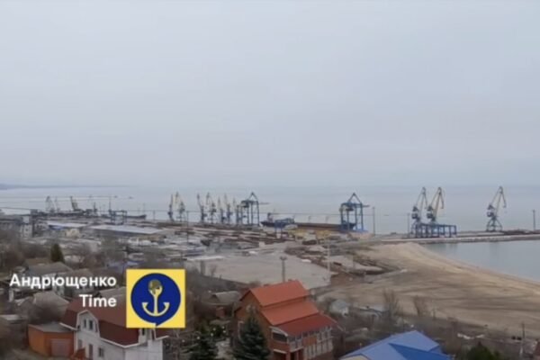 У Маріуполі росіяни почали різати на металобрухт порт, – Андрющенко