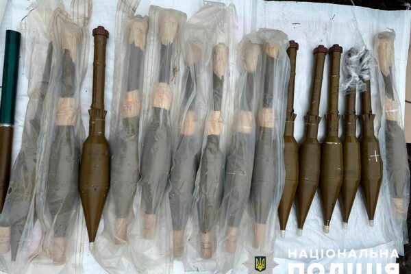 Від протитанкового ракетного комплексу до набоїв: житель Харківщини торгував зброєю із зони бойових дій (ФОТО, ВІДЕО)