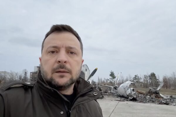 Зеленський звернувся до українців з Гостомеля у річницю повномасштабного вторгнення (ВІДЕО)