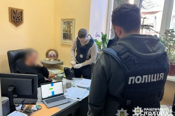 Лікар ВЛК на Львівщині вимагав хабар у військового, щоб підтвердити непридатність до служби