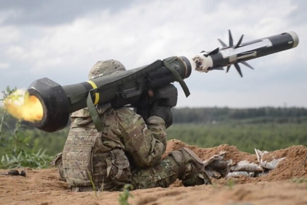 Javelin, кулемети та водна техніка: Естонія передала Україні нову партію допомоги