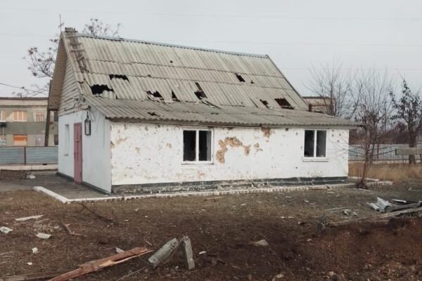 Росіяни вгатили по селу на Херсонщині: Понівечили будинки та церкву (ФОТО)