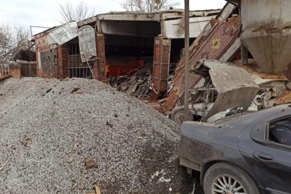 У Новомосковську на Дніпропетровщині ворожі дрони знищили весь автопарк комунальників