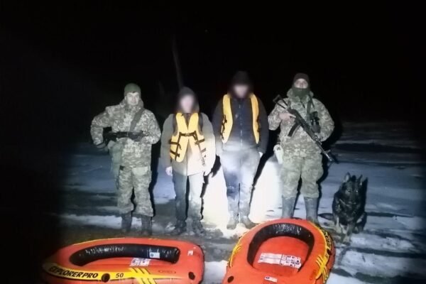 Службовий пес прикордонників допоміг затримати ухилянтів, що хотіли форсувати Тису