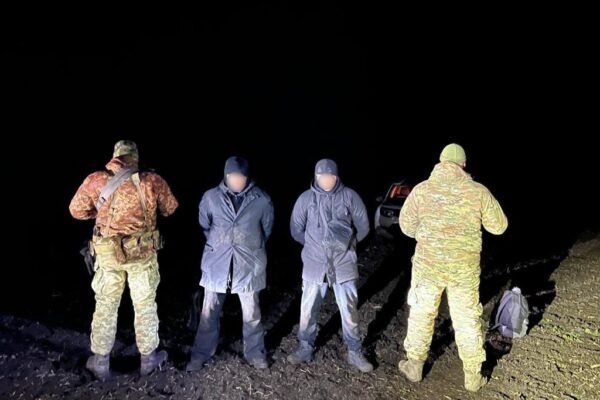 На кордоні впіймали двох ухилянтів-рецидивістів