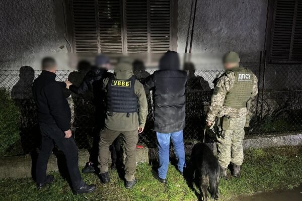 Хотів заробити 8000 доларів: на Закарпатті 17-річний юнак планував переправити до Угорщини киянина (ФОТО)