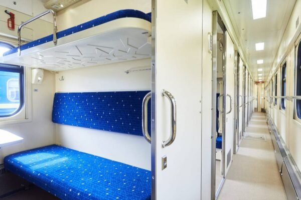 “Укрзалізниця” призначила додаткові рейси до Києва і Львова