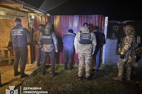 На Закарпатті викрили групу переправників, які неодноразово допомагали ухилянтам втекли за кордон (ФОТО)