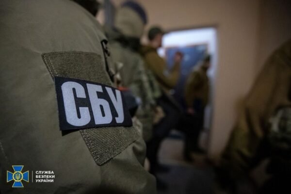 Допомагав росіянам проривати оборону Києва: СБУ затримала «сплячого» російського агента (ФОТО, ВІДЕО)