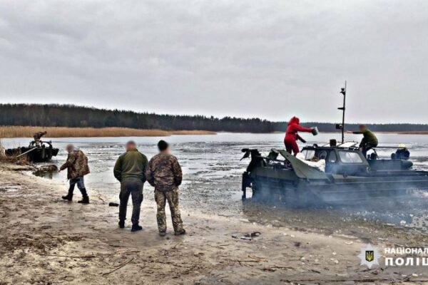 Із дна водойми на Київщині дістали тіло 11-річного хлопчика