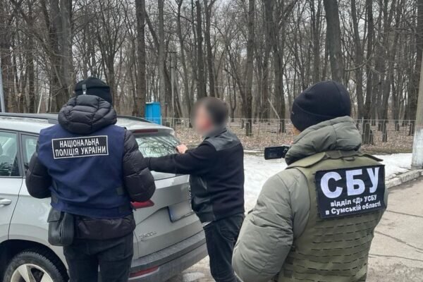 На хабарі за виготовлення та погодження документації затримали посадовця Сумської ОВА