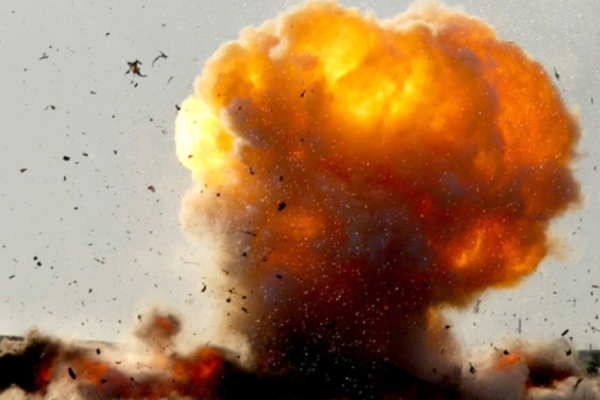 В ніч на 31 березня ворог втретє атакував ракетами енергооб’єкт на Львівщині. Є загиблий, під завалами шукають людей