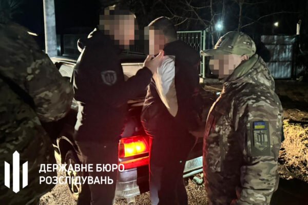 На Одещині судитимуть працівника військкомату та правоохоронця, які торгували “білими квитками”
