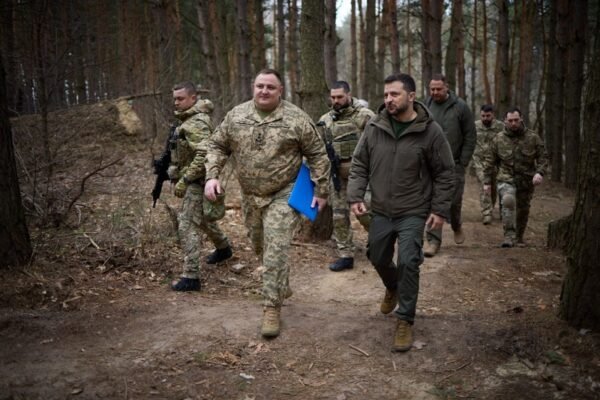 Зеленський відвідав Сумщину: Поспілкувався із військовими і подивився на фортифікації