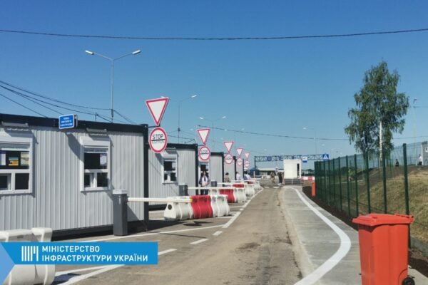 Польські фермери тичасово розблокували один із пунктів пропуску на кордоні