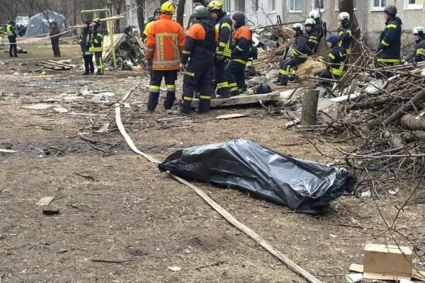 У Сумах зросла кількість загиблих через удар “шахеда” по будинку