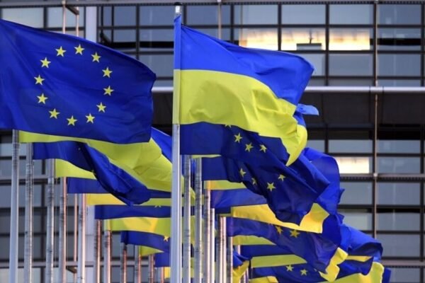 Боррель повідомив, що Єврокомісія вже надала Україні перші 4,5 млрд євро
