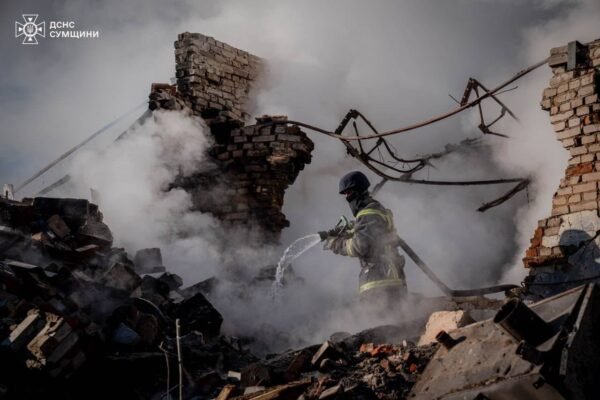 В укритті були діти: Росіяни вдарили по школі на Сумщині (ФОТО, ВІДЕО)