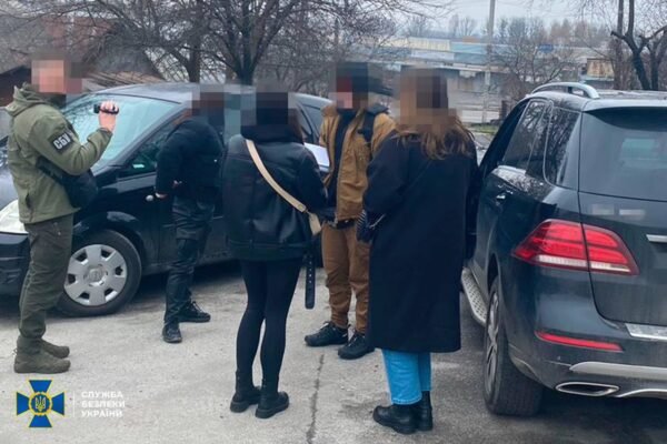 Жителька Хмельниччини ввозила з Єгипту в Україну прекурсори під виглядом прального порошку