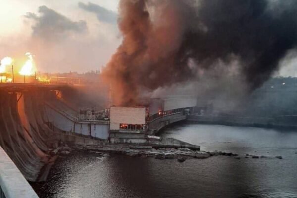 По ДніпроГЕС було два прямих влучання, ГЕС-2 у критичному стані, – Укргідроенерго