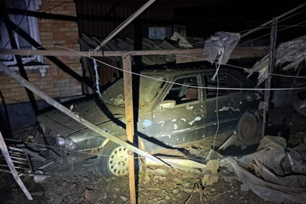Троє поранених та багато руйнувань: Ворог вдарив важкою артилерією по Нікопольщині
