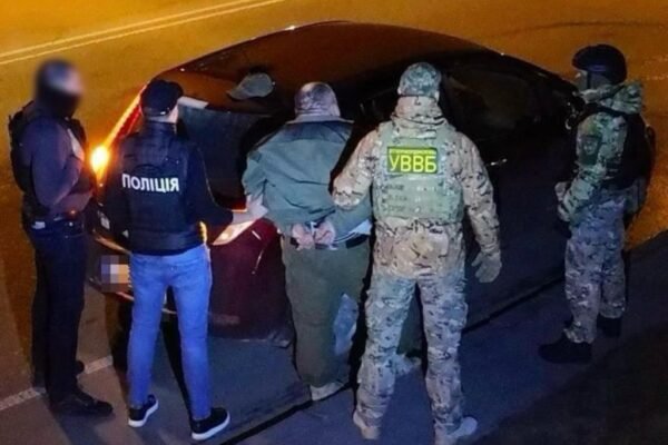 Правоохоронці затримали жителя Одещини, який за гроші підробляв документи для уникнення від мобілізації
