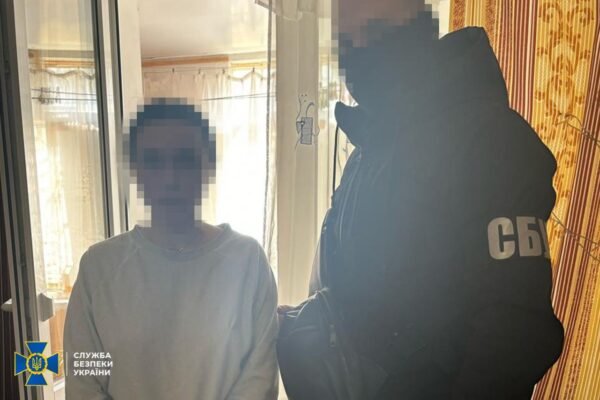 Затримана колаборантка, яка займалась примусовою “паспортизацією” під час окупації Херсона