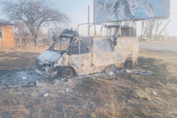 У Вовчанську окупанти скинули fpv-дрон на автомобіль: Загинули двоє людей (ФОТО)
