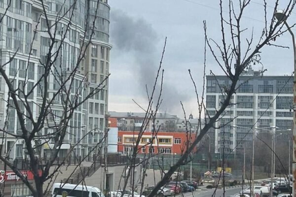 У центрі Бєлгорода пролунали вибухи: Місцева влада повідомляє про влучання (ВІДЕО)