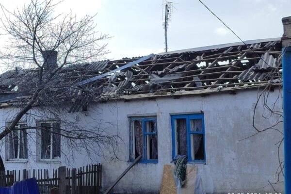 Росіяни завдали авіаудару по Максимівці на Донеччині: є загиблі та поранена (ФОТО)