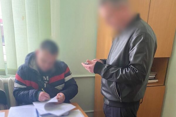 Трьох посадовців “Київмедспецтрансу” підозрюють у масштабному розкраданні запчастин до “швидких”